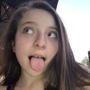 Meet your Posher, Valentina